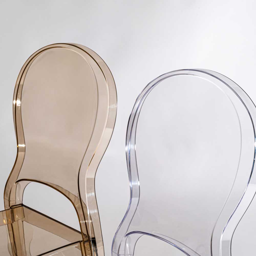 クリアカラーダイニングチェア｜透明感と曲線美が魅力のスタッキング