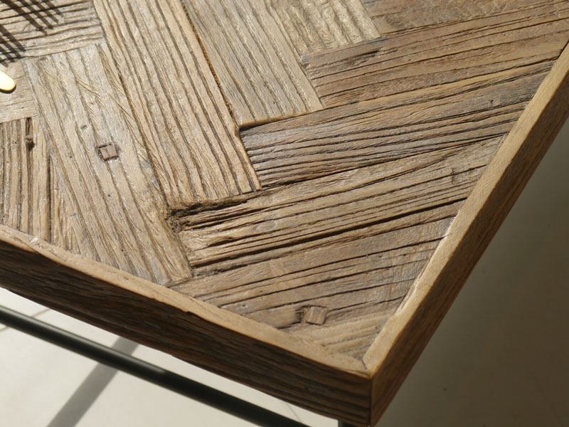 へリンボーン模様のリビングテーブル | オーク材使用