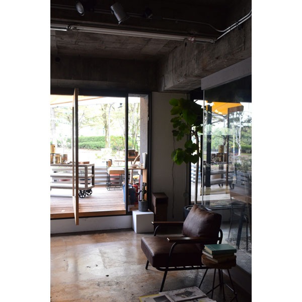 パイプフレーム×ソフトレザー 1人掛けソファ