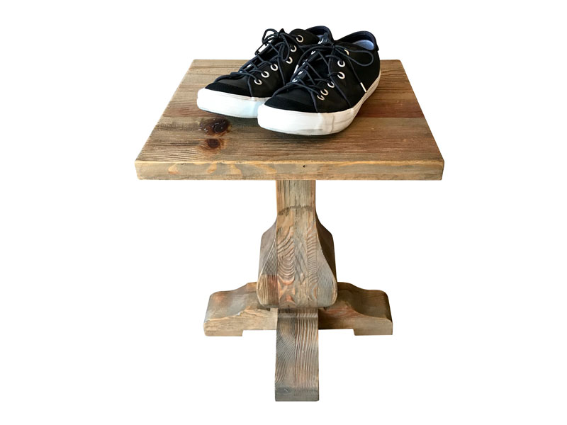 個性的な一本脚が特徴のヴィンテージ感漂うサイドテーブル|MOSH