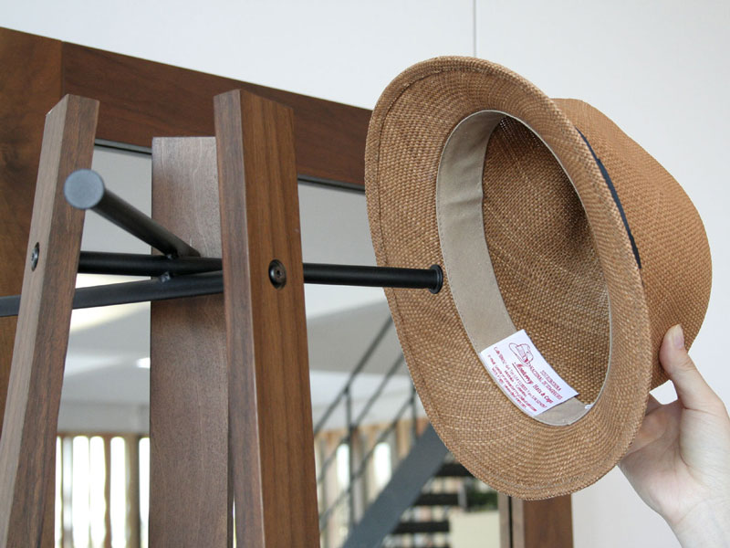 木とブラックスチールのポールハンガーBR|高さ165cm|am