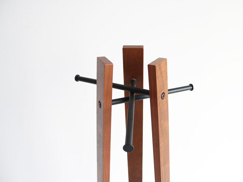 木とブラックスチールのポールハンガーBR|高さ165cm|am