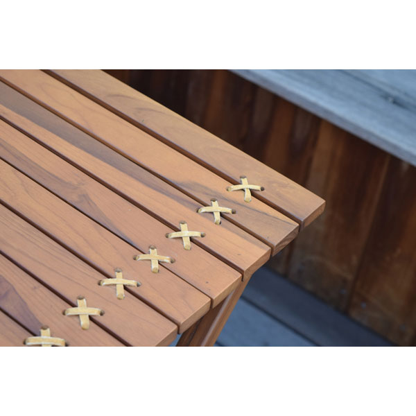 コンパクトに収納できるガーデンテーブル | アウトドアインテリア