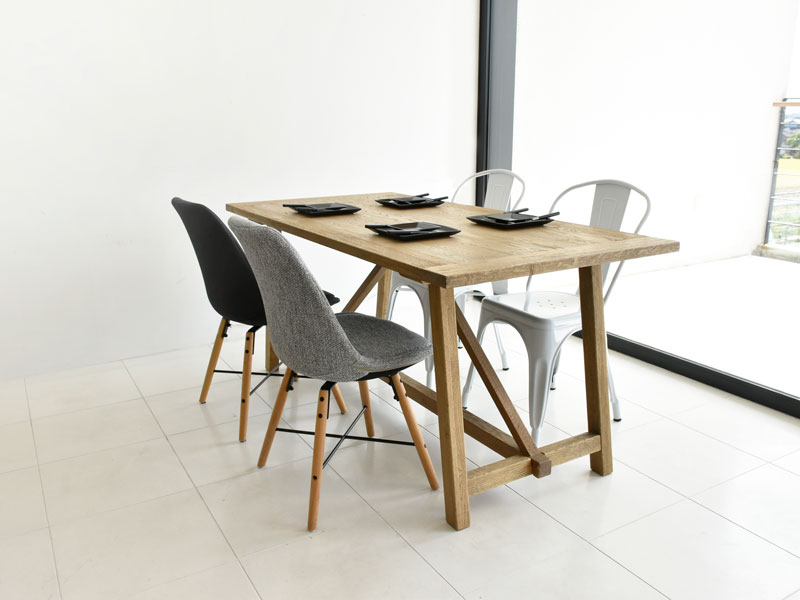 オーク無垢材を使用したヴィンテージライクなダイニングテーブル｜幅160cm｜MOSH