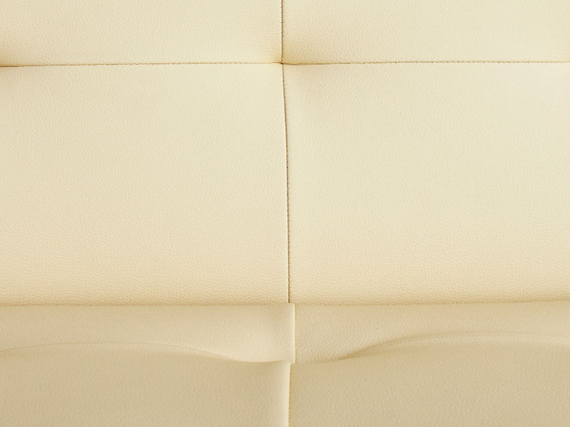 スマートなデザインのカウチソファ｜NM