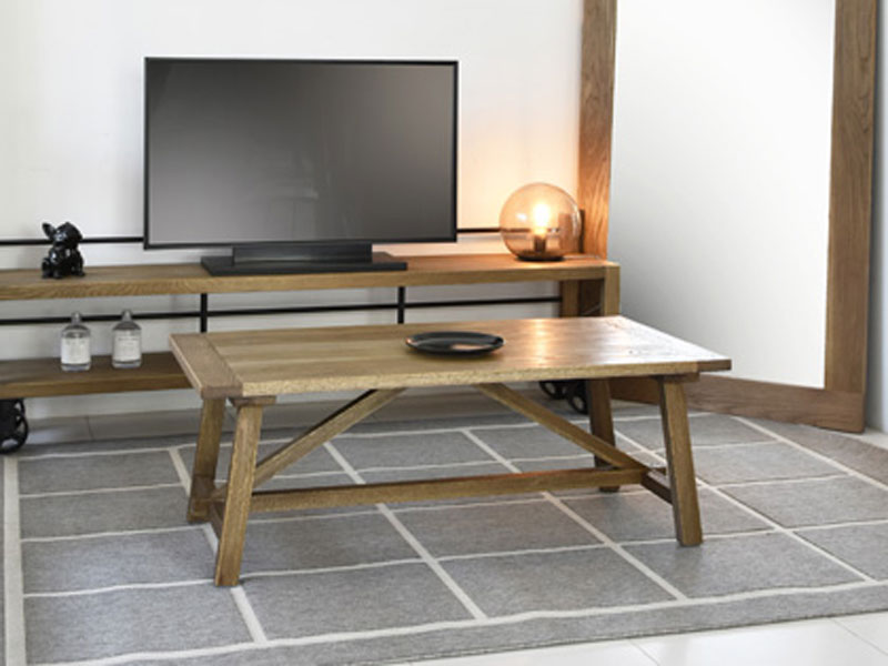 オーク無垢材を使用したヴィンテージライクなリビングテーブル｜幅110cm｜MOSH