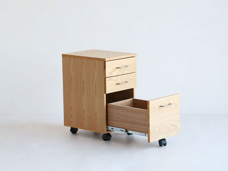 オーク材を使用したシンプルなキャスター付きデスクワゴン