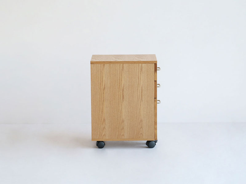 オーク材を使用したシンプルなキャスター付きデスクワゴン