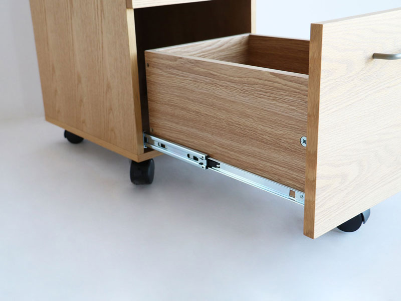 オーク材を使用したシンプルなキャスター付きデスクワゴン