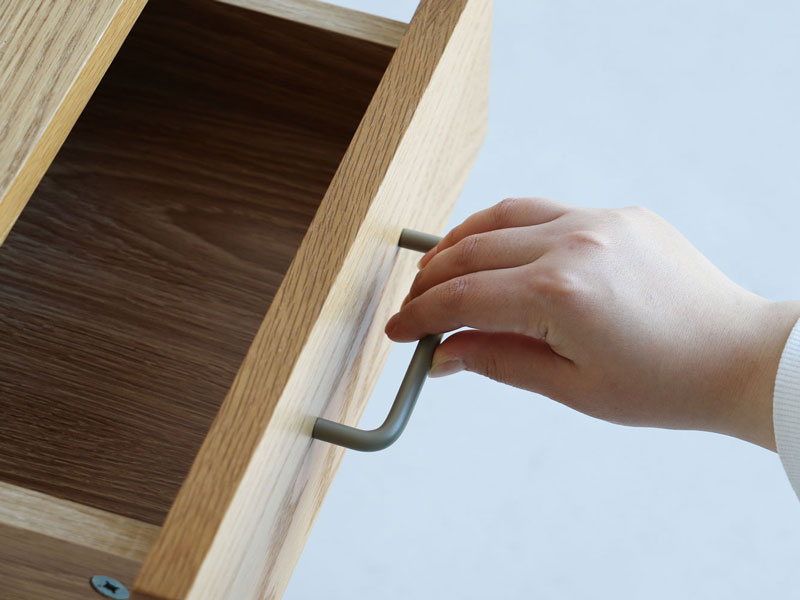 オーク材を使用したシンプルなキャスター付きデスクワゴン