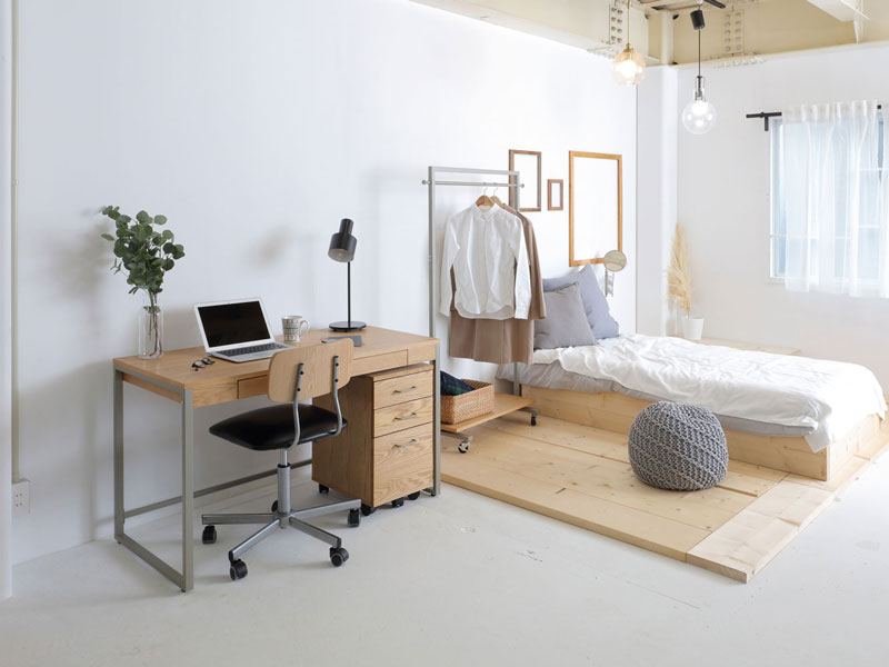 オーク材を使用したシンプルなキャスター付きデスクワゴン