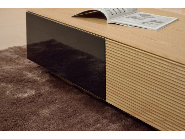 大容量収納のセンターテーブル | Mos | シンプルモダン