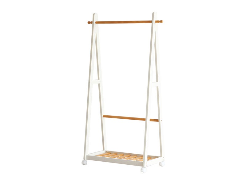 すっきりとしたデザインのハンガーラック｜北欧モダン