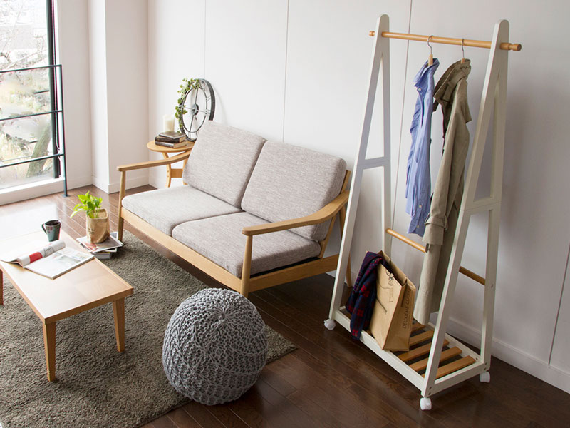 すっきりとしたデザインのハンガーラック｜北欧モダン
