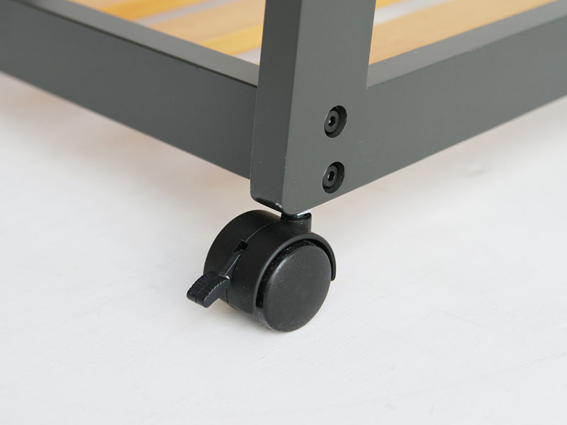 すっきりとしたデザインのハンガーラック｜北欧モダン