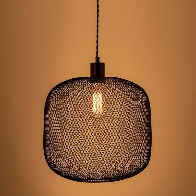 モダンな空間に映えるメッシュデザインのペンダントライト｜ブラック／ホワイト