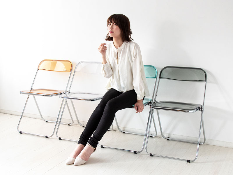 スケルトン素材の折りたたみチェア｜シンプルモダン | インテリア