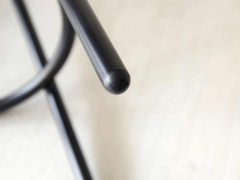 高さ調整のできるカウンタースツール｜インダストリアル