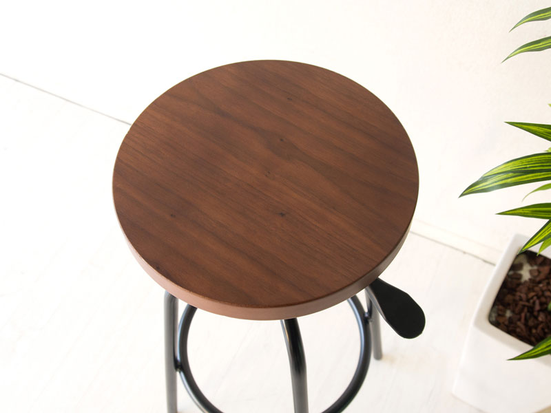 高さ調整のできるカウンタースツール｜インダストリアル | インテリア