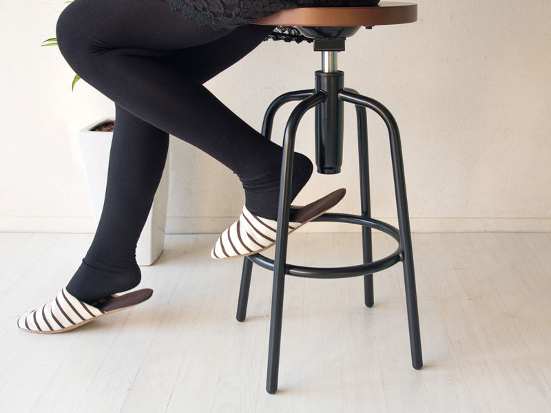 高さ調整のできるカウンタースツール｜インダストリアル | インテリア