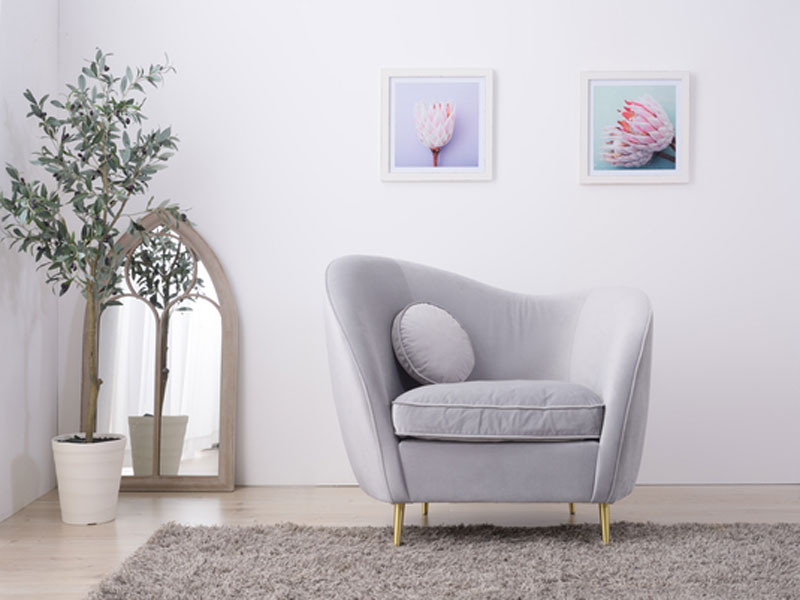 ハートをモチーフにしたエレガントな1人掛けソファ