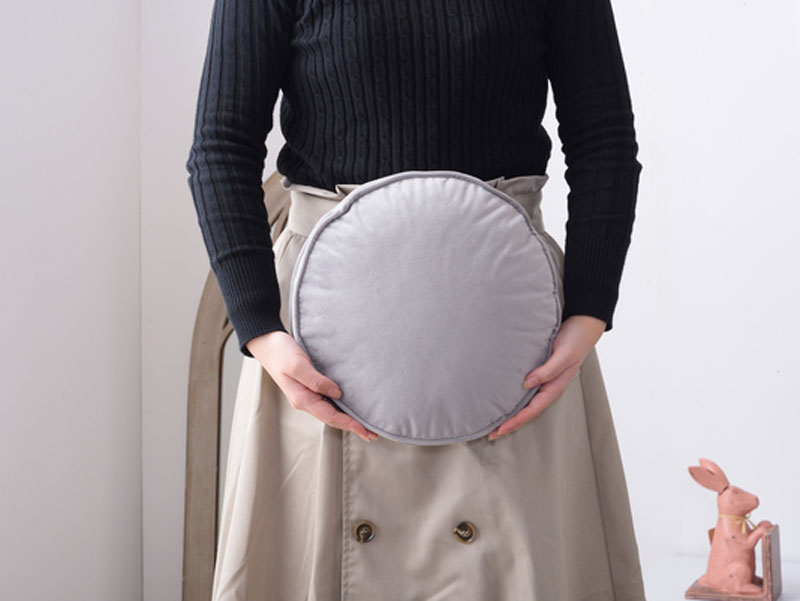 ハートをモチーフにしたエレガントな1人掛けソファ