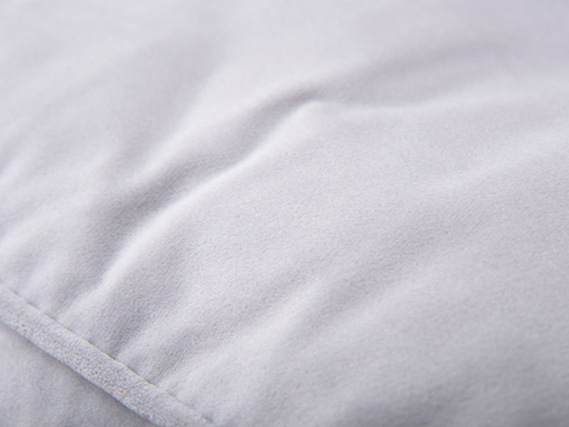 ハートをモチーフにしたエレガントな1人掛けソファ