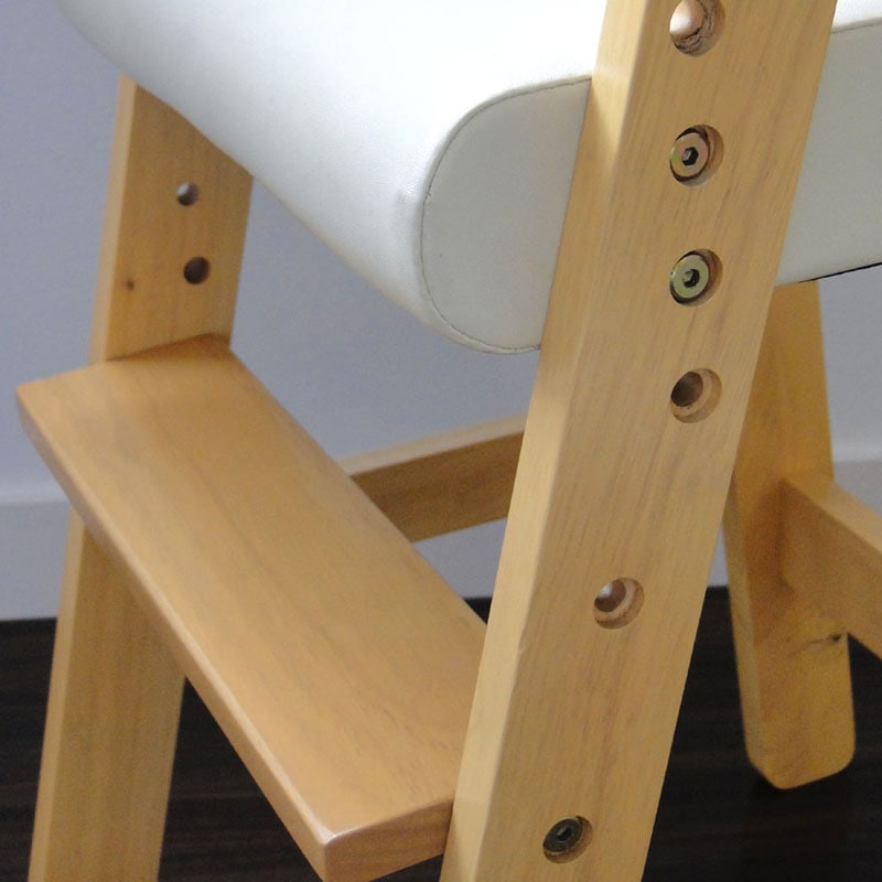 北欧デザインの子供用ハイチェア