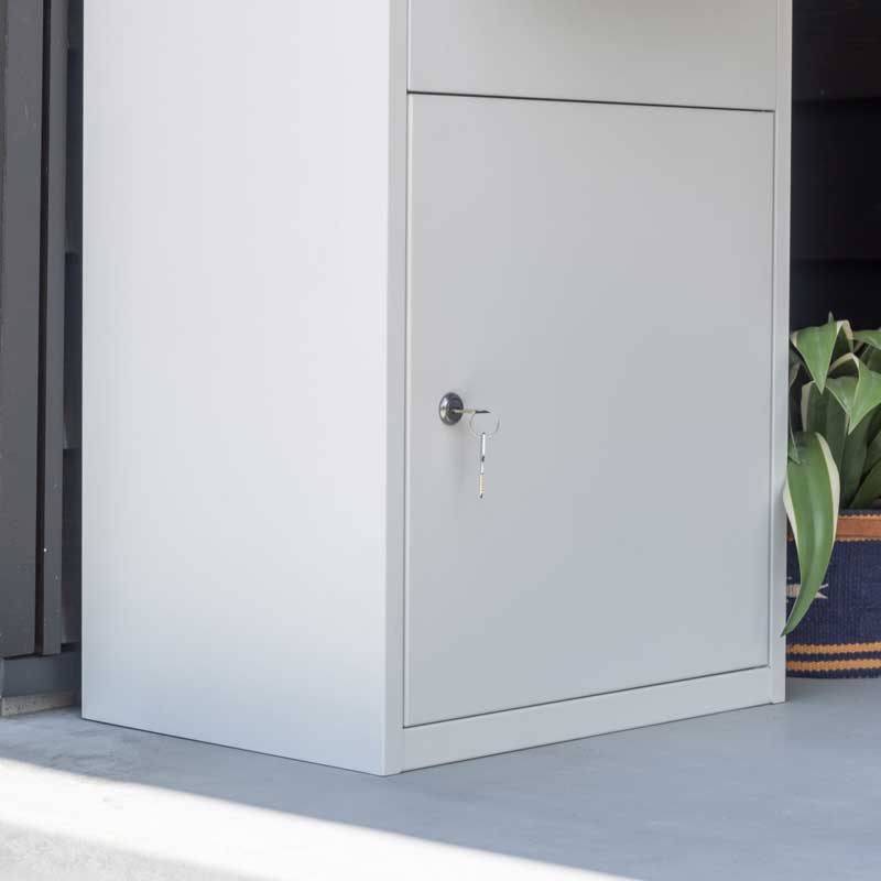 ポスト一体型宅配ボックス|玄関に馴染む安心の鍵付きデリバリー収納