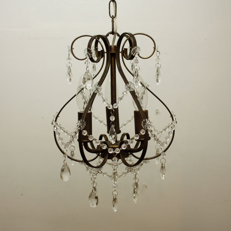 小ぶりな3灯シャンデリア｜アンティークデザイン | インテリア・家具の