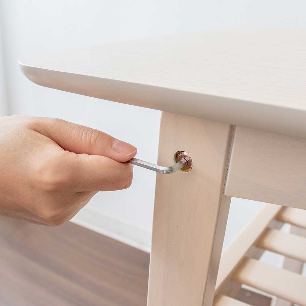 天然木の温もりが広がる北欧風ソファテーブル