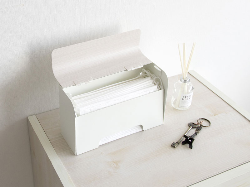 上品な木目のマスクケース