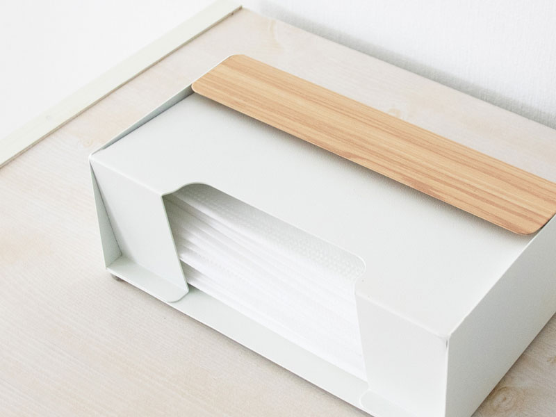 上品な木目のマスクケース