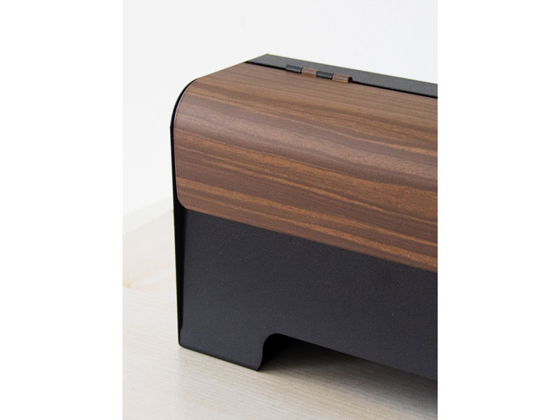 上品な木目のマスクケース