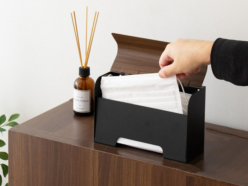 上品な木目のマスクケース