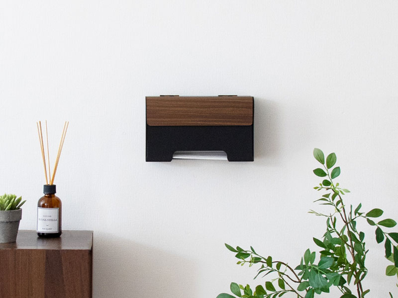 上品な木目のマスクケース