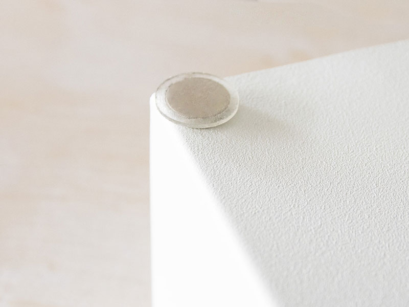 上品な木目のマスクケース