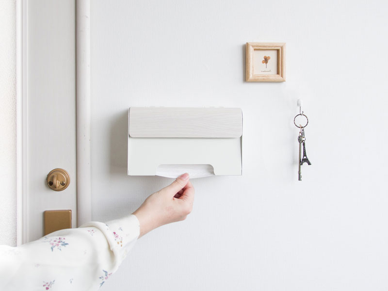 上品な木目のマスクケース