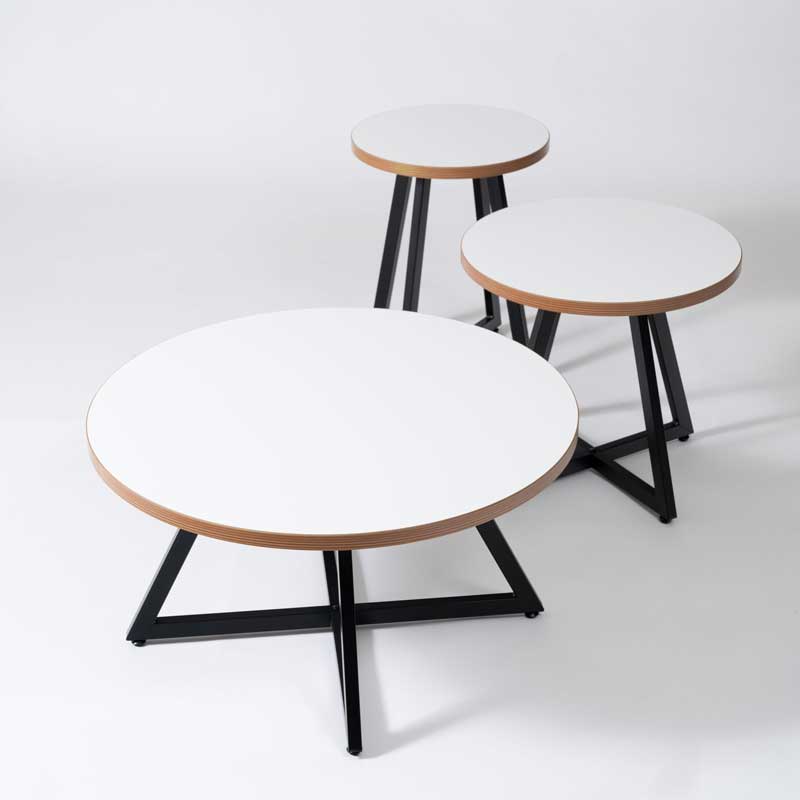 木目の表情を愉しむ円形サイドテーブルS|アイアン脚で魅せるモダン空間