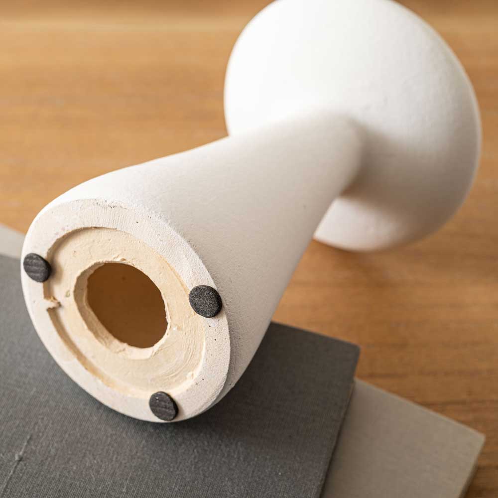 モダンシルエットのセラミックトレイ|洗練されたデザインと実用性を考えたインテリア