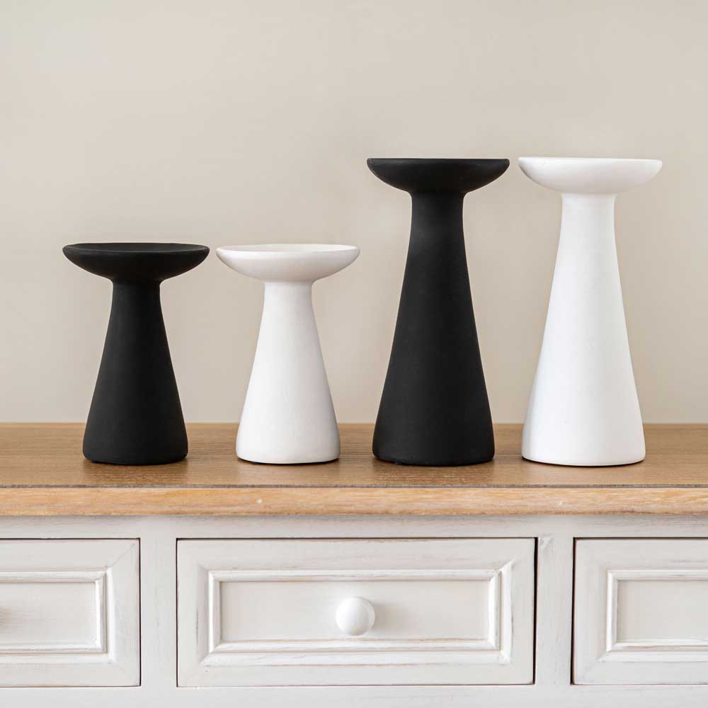 モダンシルエットのセラミックトレイ|洗練されたデザインと実用性を考えたインテリア