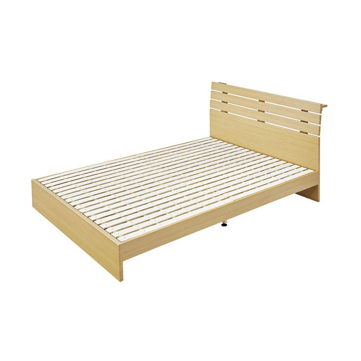 スリッドデザインのナチュラルモダンすのこダブルベッド|コンセント付き