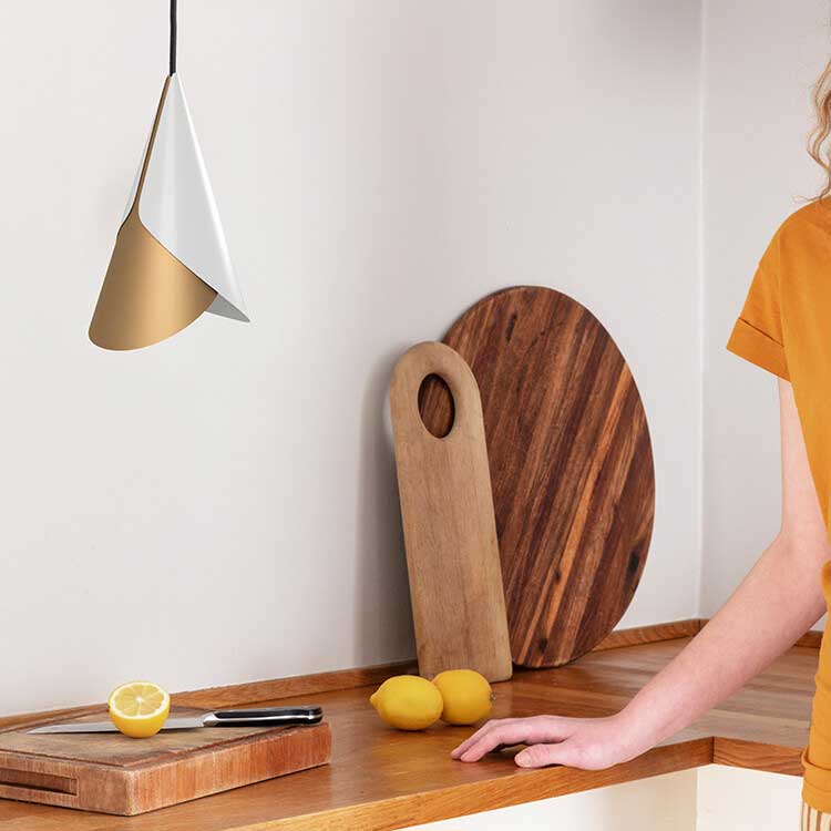 UMAGE Cornet ブラック・ブラス ペンダントライト UMAGE | 株式