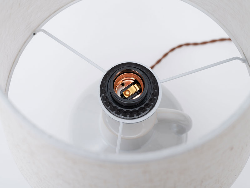 陶器×ファブリックのおしゃれなテーブルライト｜デスクやベッドサイドに