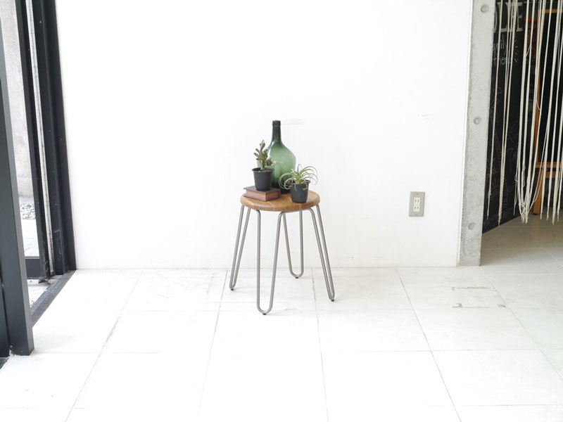 スツール | 無垢材とスチールのシリーズ