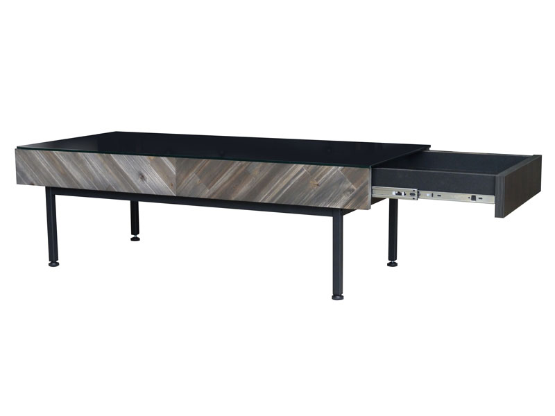 落ち着きのある色合いのリビングテーブル｜SI