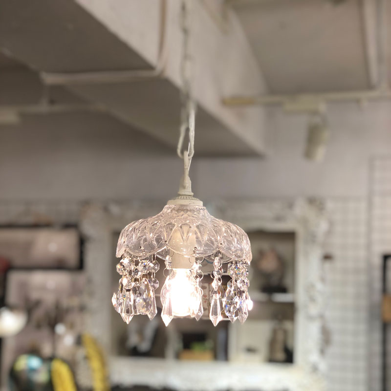 ロマンティックなシェードのシャンデリア｜1灯ペンダントライト