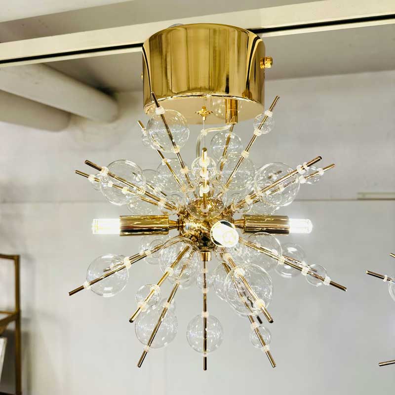 透明ガラスが舞う小ぶりバブルシャンデリア｜LEDが照らす上質モダン