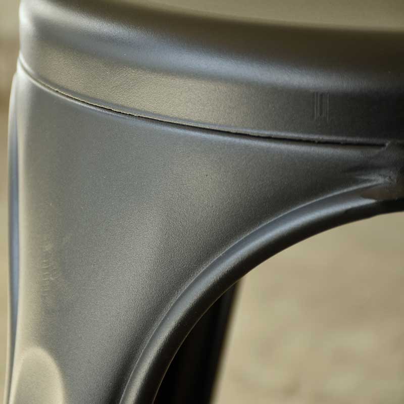 おしゃれに使えるメタルスツール｜重ねて収納できるスタッキング仕様