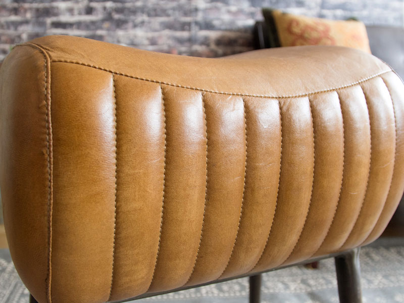 レザーの玄関用スツール｜ヴィンテージデザイン